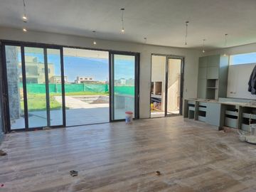 CASA VENTA 4 AMBIENTES CON PILETA SAN FERMIN