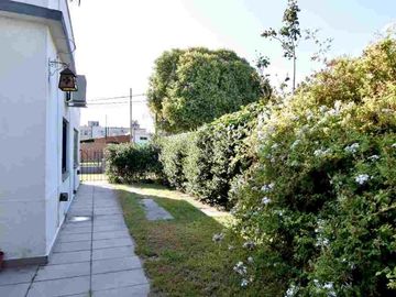 VENTA CASA AMERICANA 4 AMBS ITUZAINGO NORTE
