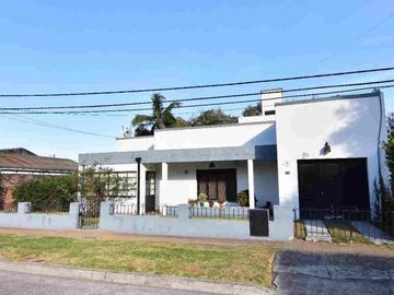 VENTA CASA AMERICANA 4 AMBS ITUZAINGO NORTE