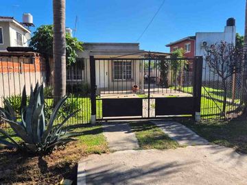 VENTA DE CASA EN PILAR