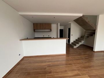 Venta casa 5 ambientes SprinkPark Pilar