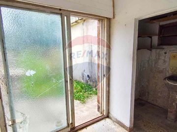 VENTA - CASA 4 AMBIENTES CON JARDÍN - CAMPANA