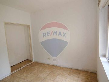 VENTA - CASA 4 AMBIENTES CON JARDÍN - CAMPANA