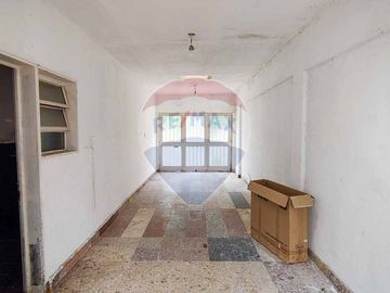 VENTA - CASA 4 AMBIENTES CON JARDÍN - CAMPANA