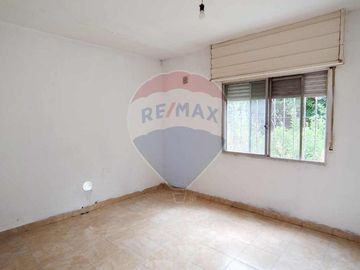 VENTA - CASA 4 AMBIENTES CON JARDÍN - CAMPANA