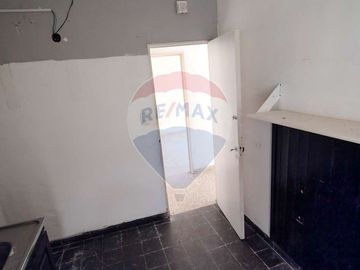VENTA - CASA 4 AMBIENTES CON JARDÍN - CAMPANA