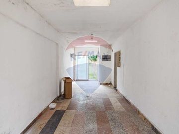 VENTA - CASA 4 AMBIENTES CON JARDÍN - CAMPANA