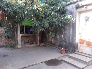 Casa al frente c/patio, galpón y Terraza - Godoy
