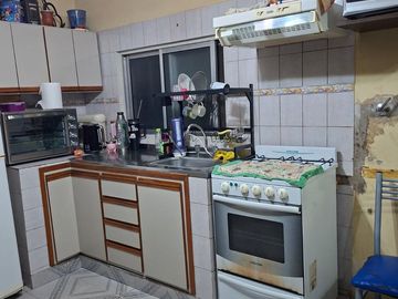 VENTA CASA DE 3 AMB. Y GALPON 2 PLANTAS (FINANCIA)