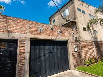 VENTA CASA DE 3 AMB. Y GALPON 2 PLANTAS (FINANCIA)