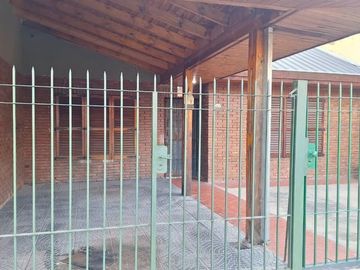 Casa 4 amb | Fondo libre y pileta. Lote de 414m2