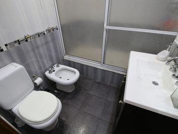 ACEPTA VH: CASA 3 AMB + PATIO+QUINCHO+PLAYROOM+TER