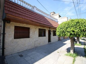 ACEPTA VH: CASA 3 AMB + PATIO+QUINCHO+PLAYROOM+TER