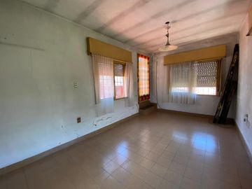 VENTA CASA 4 AMBIENTES MULTIFAMILIAR SAN JUSTO