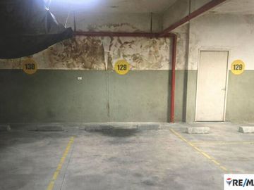VENTA COCHERA CUBIERTA EN VILLA LURO