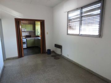 ALQUILER – DEPÓSITO - GALPÓN + OFICINAS Y VIVIENDA