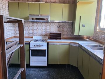 ALQUILER – DEPÓSITO - GALPÓN + OFICINAS Y VIVIENDA