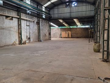 ALQUILER – DEPÓSITO - GALPÓN + OFICINAS Y VIVIENDA