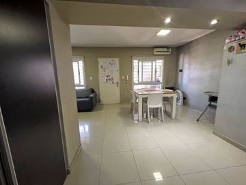 Venta Departamento 3 ambientes con cochera.