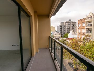 VENTA DEPTO 2 AMB CASEROS BALCON ESTRENAR FINANCIA