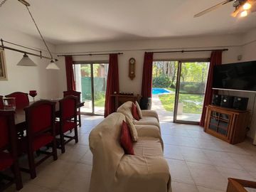 VENTA CASA 5 AMBIENTES - COMPLEJO TIEMPO LIBRE