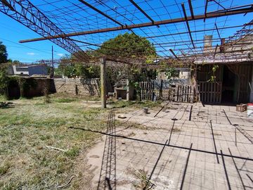 CASA EN VENTA EN ACEVEDO CON PATIO