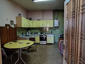 CASA EN VENTA EN ACEVEDO CON PATIO