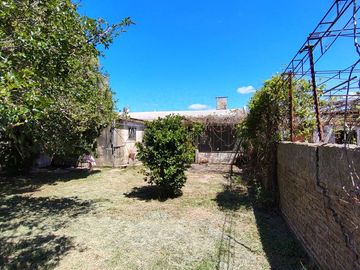 CASA EN VENTA EN ACEVEDO CON PATIO