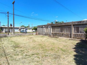 CASA EN VENTA EN ACEVEDO CON PATIO