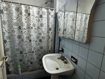 Galpón 12m frente 35m fondo con vivienda Boulogne