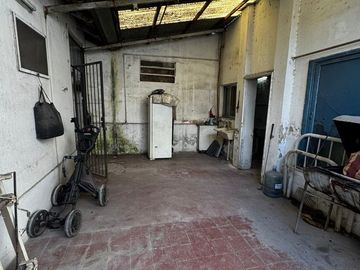 Galpón 12m frente 35m fondo con vivienda Boulogne