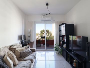 3 Amb. V. Bosch c/coch. y balcón LUZ Apto Crédito