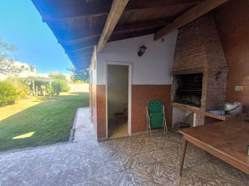 CASA + DEPARTAMENTO  5 AMB NECOCHEA, ZONA PARQUE