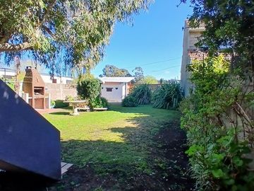 VENTA CASA 3 AMB + DPTO 2 AMB Y PARQUE, FARO NORTE