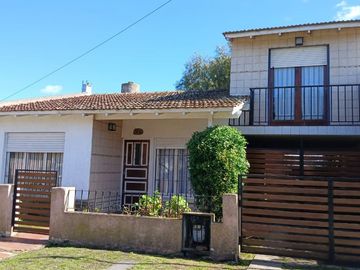 VENTA CASA 3 AMB + DPTO 2 AMB Y PARQUE, FARO NORTE