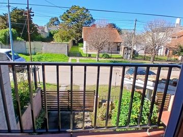 VENTA CASA 3 AMB + DPTO 2 AMB Y PARQUE, FARO NORTE