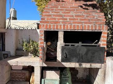 VENTA CASA 5 AMBIENTES CON QUINCHO Y PARRILLA