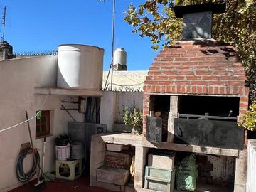 VENTA CASA 5 AMBIENTES CON QUINCHO Y PARRILLA