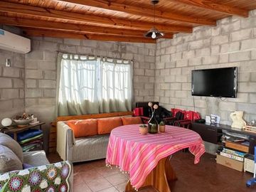 VENTA CASA 5 AMBIENTES CON QUINCHO Y PARRILLA