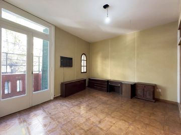 VENTA PH 6AMB MUY LUMINOSO BALCÓN TERRAZA QUINCHO