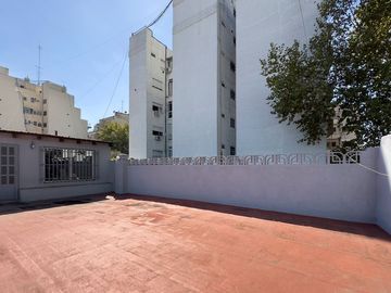 VENTA PH 6AMB MUY LUMINOSO BALCÓN TERRAZA QUINCHO