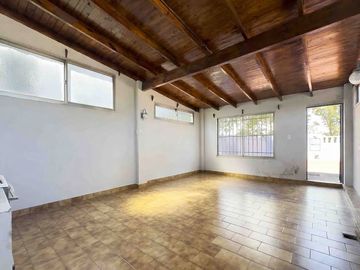 VENTA PH 6AMB MUY LUMINOSO BALCÓN TERRAZA QUINCHO
