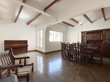 VENTA PH 6AMB MUY LUMINOSO BALCÓN TERRAZA QUINCHO