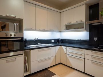 Venta Casa, 5 amb, quincho, 2 cocheras, pileta