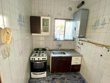 VENTA DTO 2 AMB. LATERAL 1 PISO X ESC V. MITRE LUM