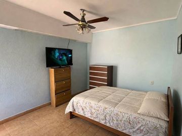 SE VENDE CASA INTERNA CON PATIO Y COCHERA