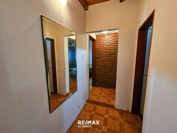 VENTA CASA LA EMILIA 2 HAB MAS DEPTO A REFACCIONAR