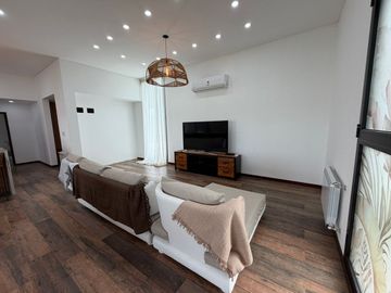 Venta Casa 4 ambientes al lago Country Santa Rita