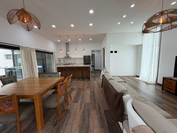 Venta Casa 4 ambientes al lago Country Santa Rita