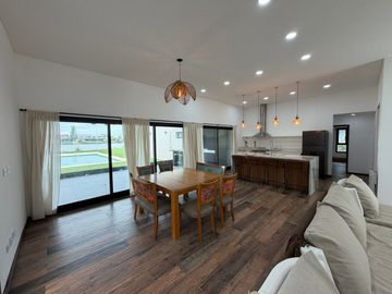 Venta Casa 4 ambientes al lago Country Santa Rita